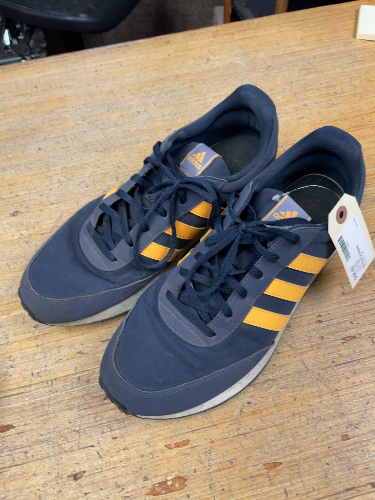 Adidas Size 9.5 US Runners Blue/Orange