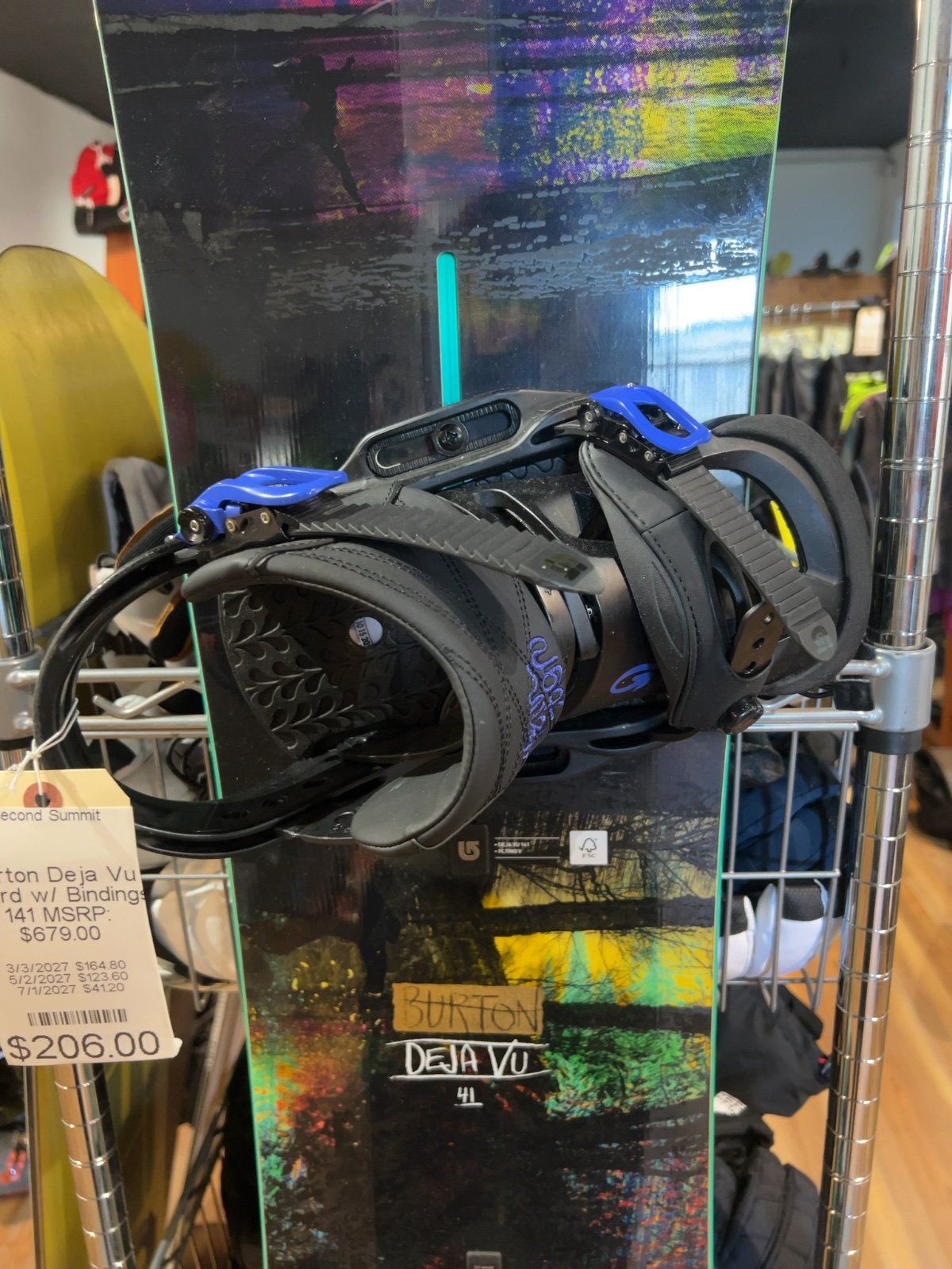 Burton Deja Vu Flying V Snowboard with Bindings Good 141 cm