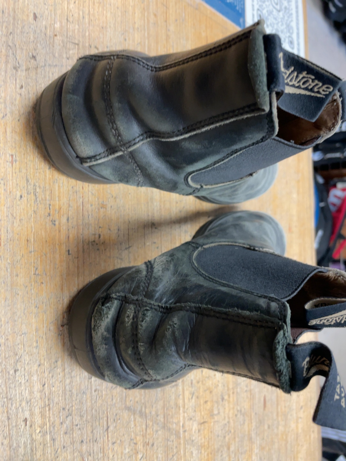 Blundstone Chelsea Boots Size 4 Grey