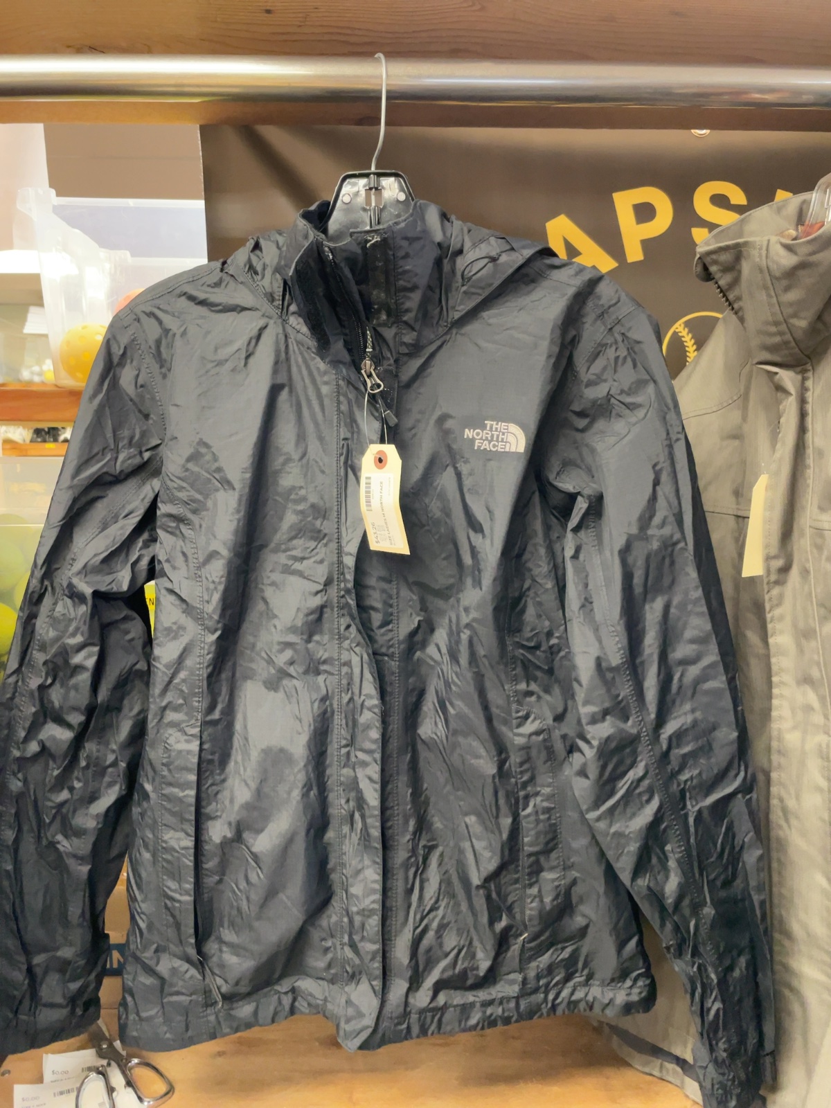 The North Face Women's Size M Rain Jacket