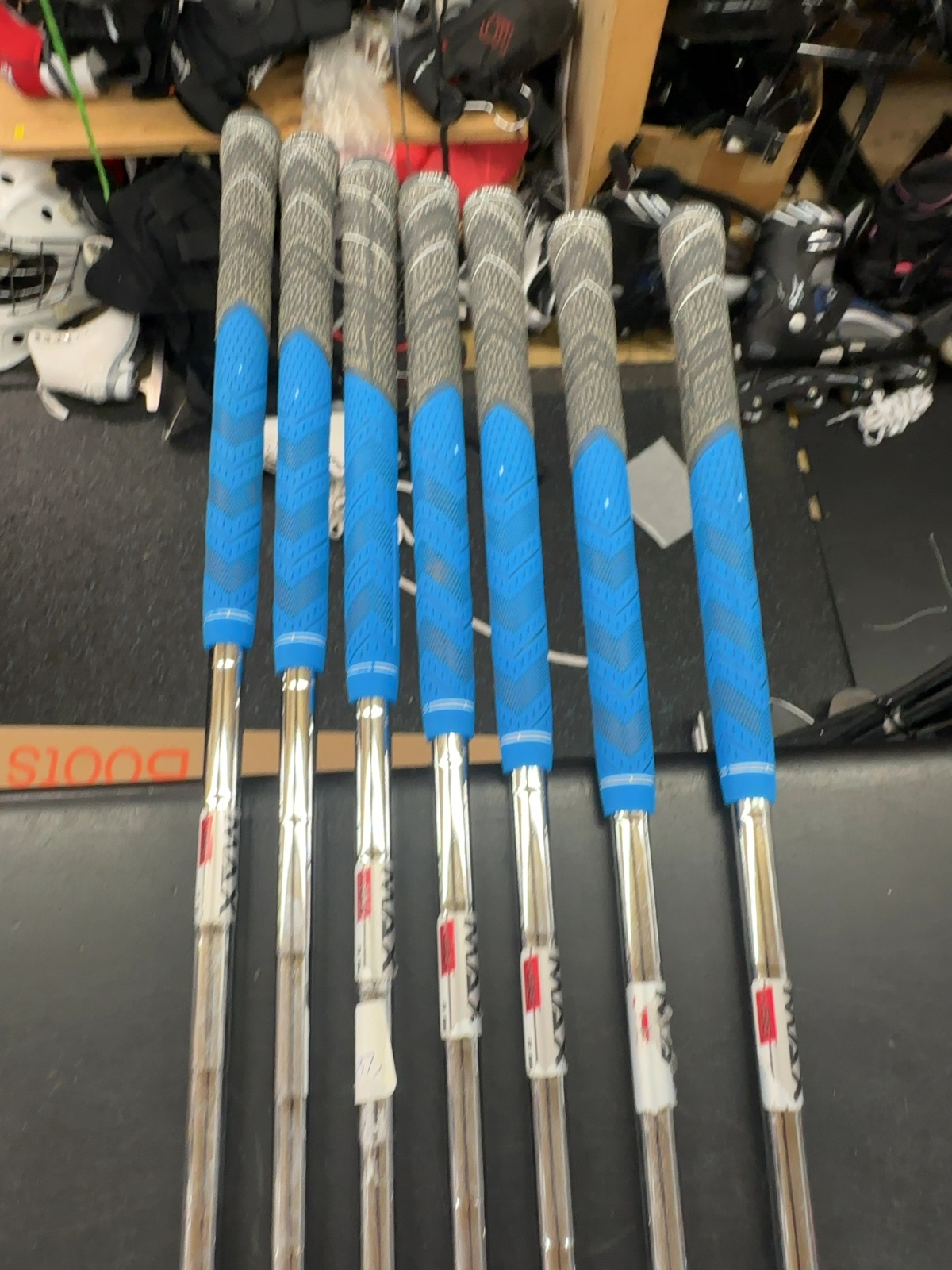 TaylorMade M6 Iron Set 5-PW, AW Steel Shafts