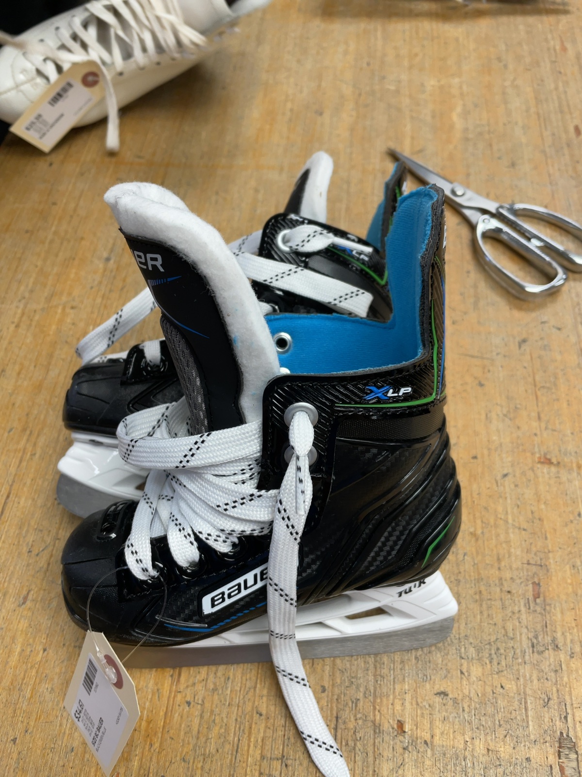 Bauer X-LP Size Y8 Hockey Skates