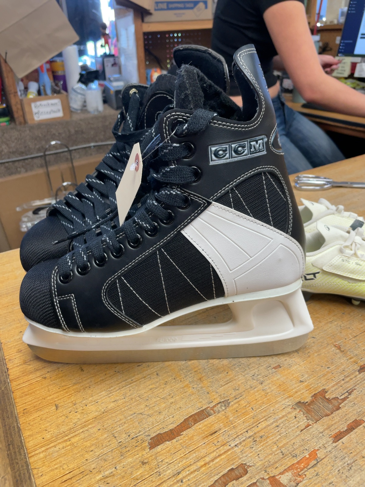 CCM Intruder 55 Size 8 Hockey Skates