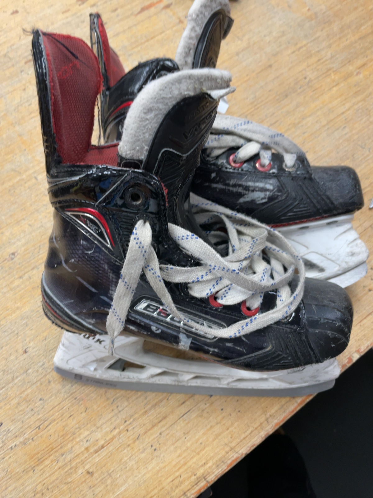 Bauer Vapor X-Shift Pro Size 1.5 D Hockey Skates