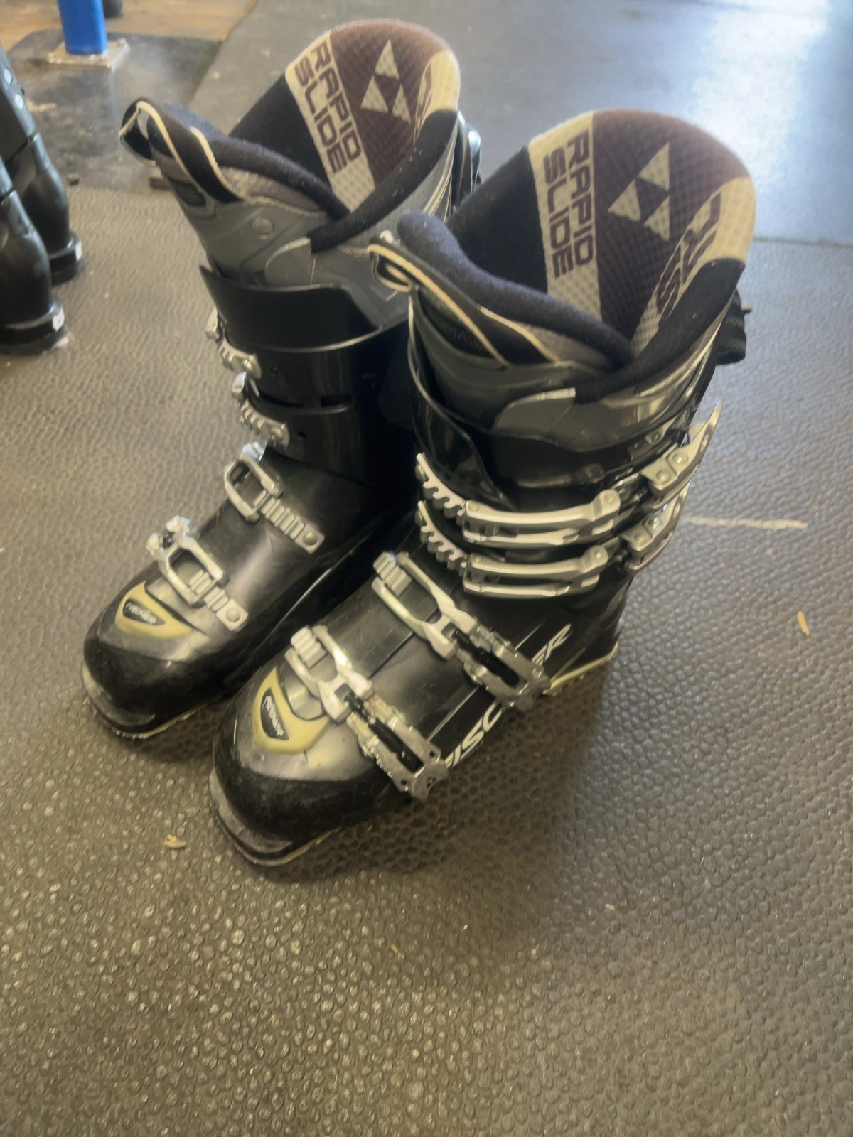 Fischer Rapid Slide Power Grip Control Ski Boots MP 26.5 Good