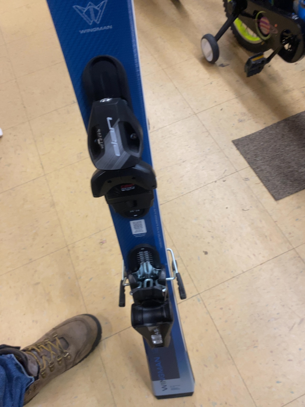 Elan Wingman Jr Skis with Bindings 120 cm