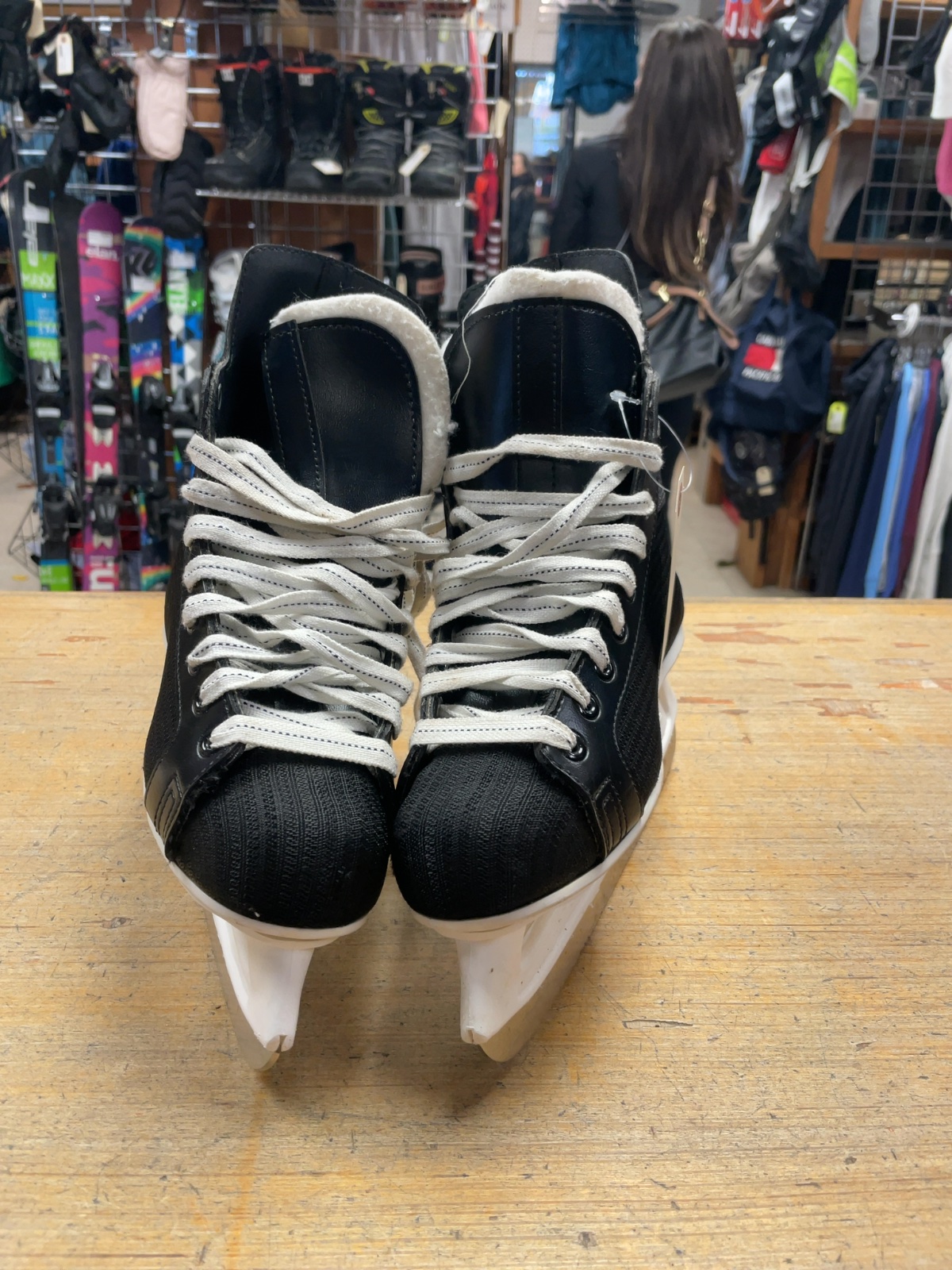 CCM Pro 196 Size 4 Hockey Skates