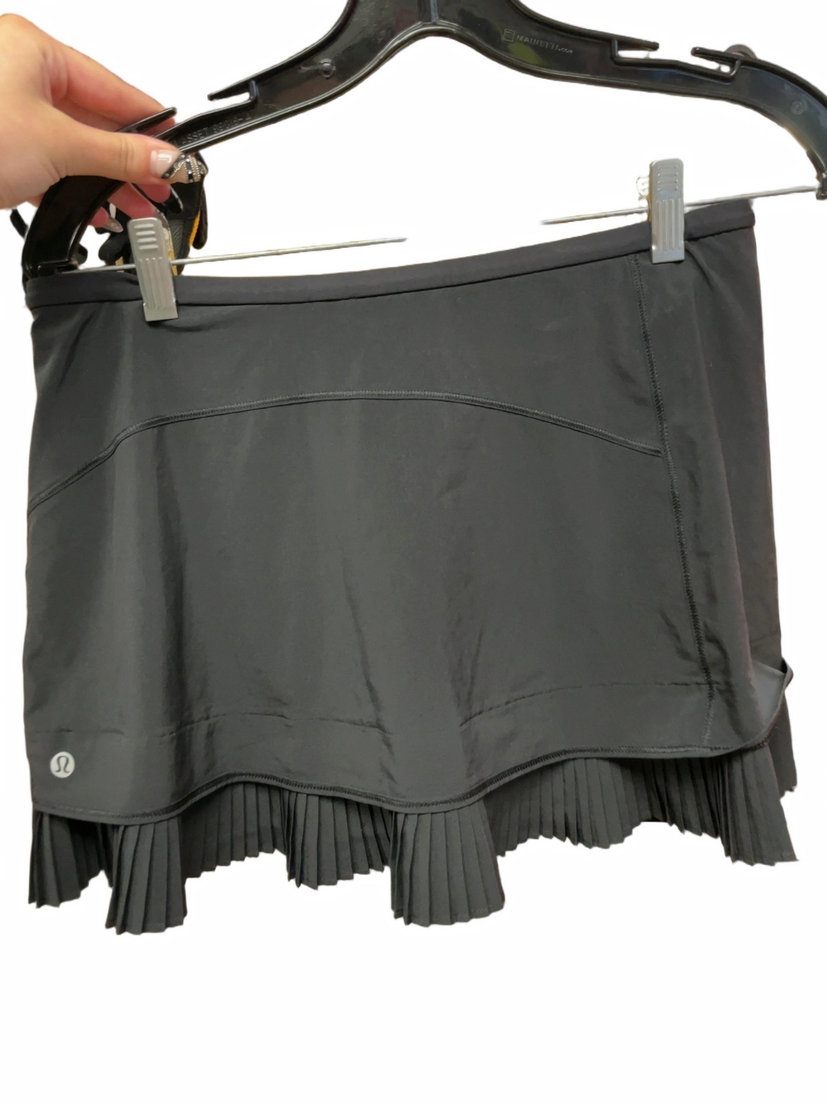 Lululemon Pace Rival Mid Rise Skirt Size 6 Black Pleated