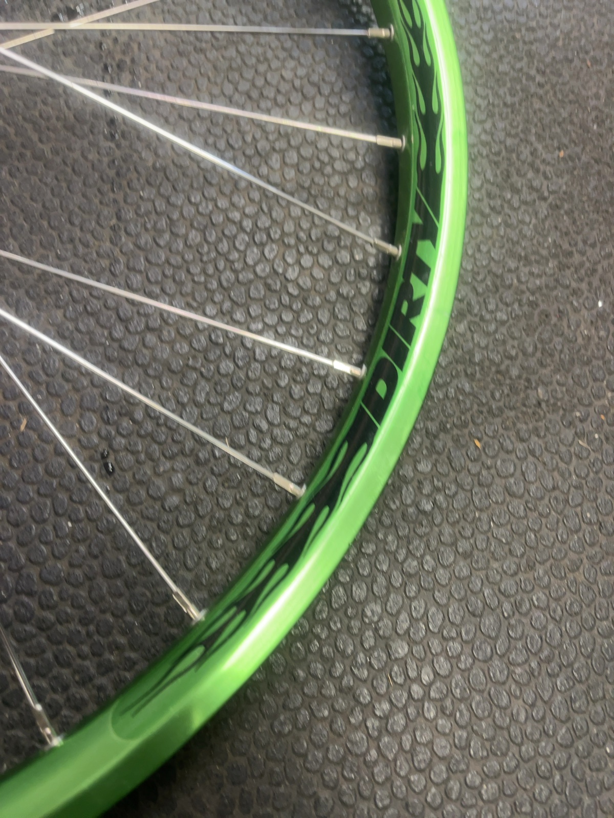 Dirty Wheelset 6-Bolt Disc Green Brand new