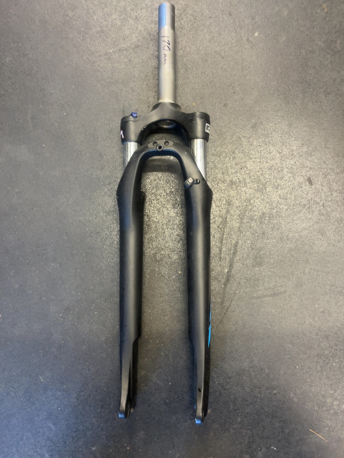 SR Suntour Suspension Fork 170mm Steerer QR Good