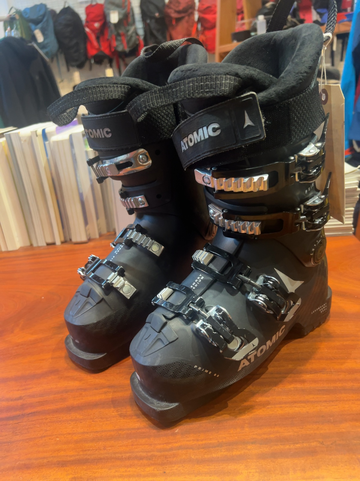 Atomic Hawx Prime 85 Ski Boots Used 23.5