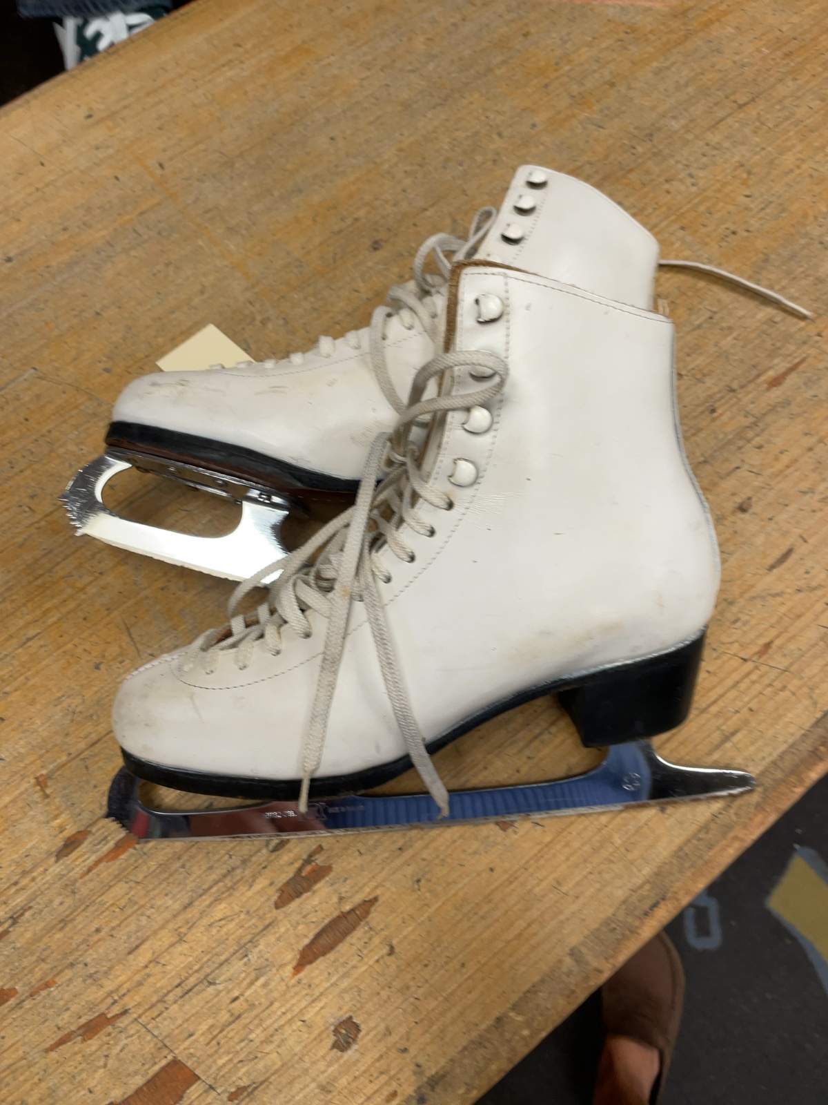 WIFA Figure Skates Size 7