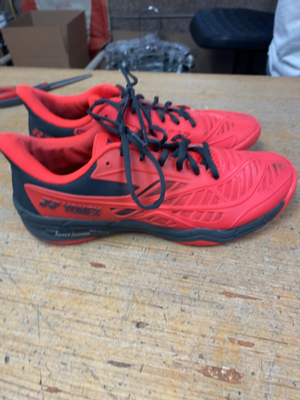 Yonex Cascade Drive Size Men's 9.5 Court Shoes