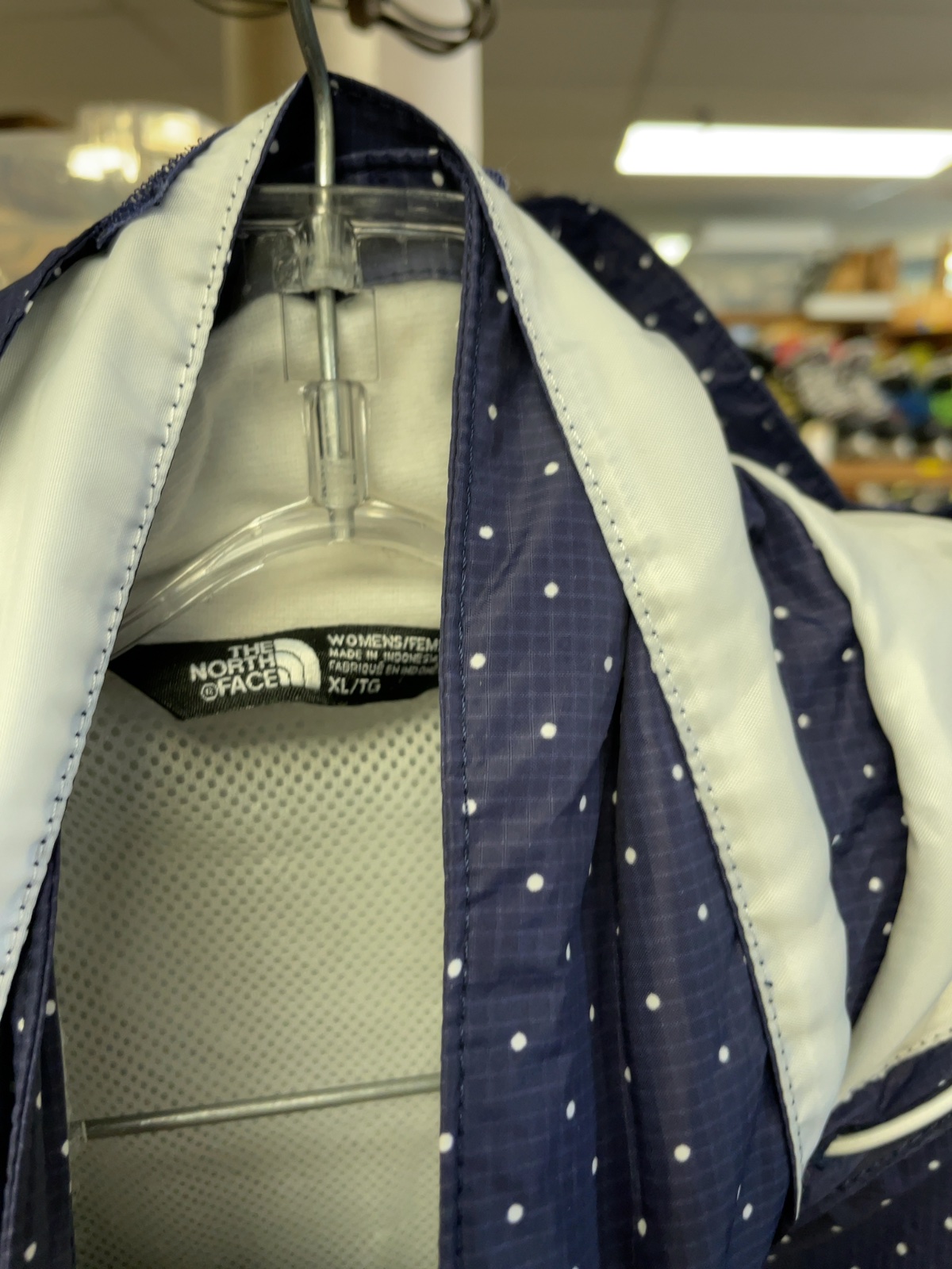 The North Face Women's Size XL Polka Dot Hooded Rain Jacket