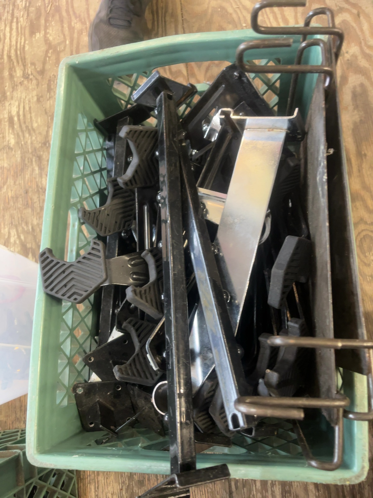 7-Ball Waterfall Display Arm Faceout Bracket Black lot