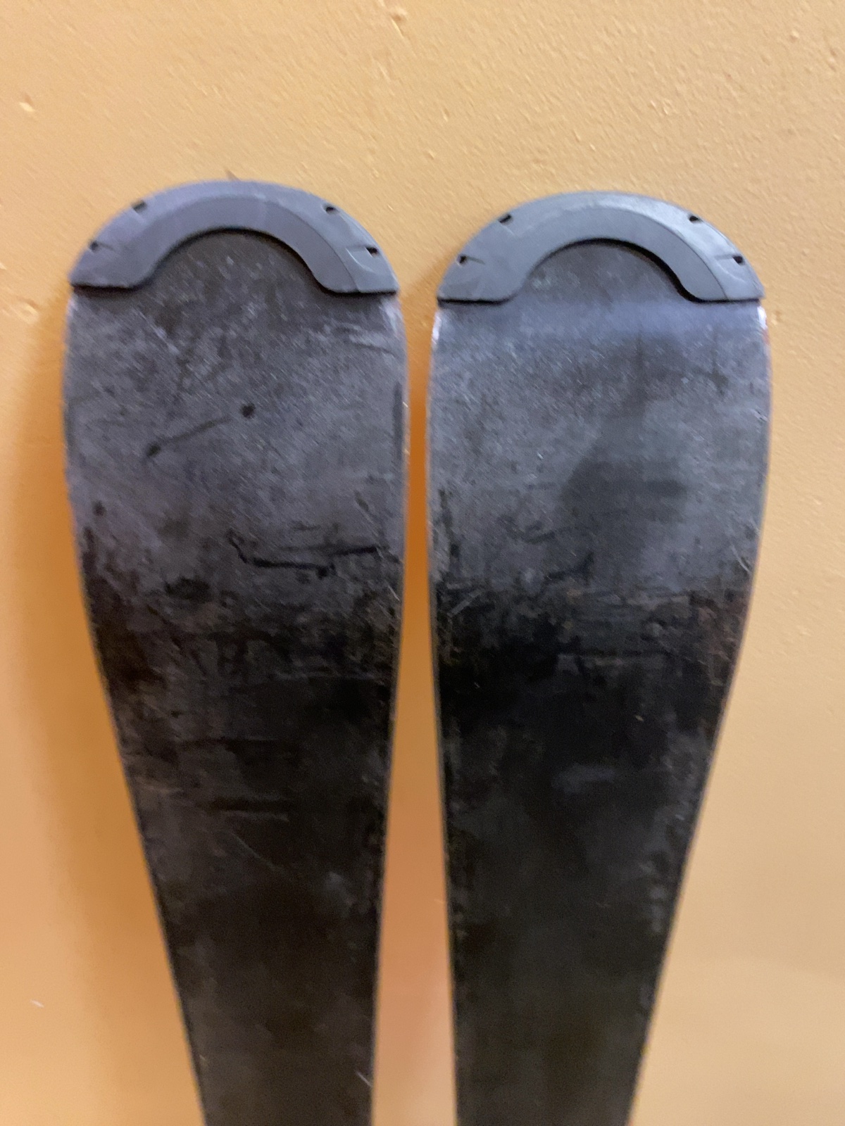 Rossignol Hero Junior Downhill Skis with Look Bindings - 140 cm