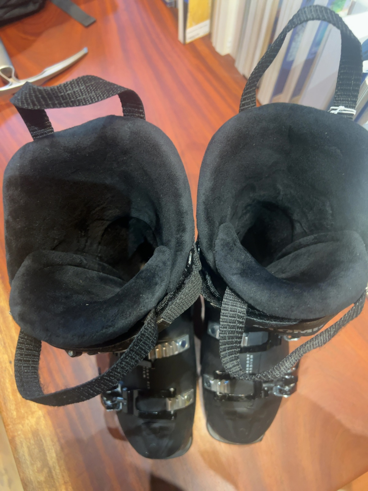 Atomic Hawx Prime 85 Ski Boots Used 23.5