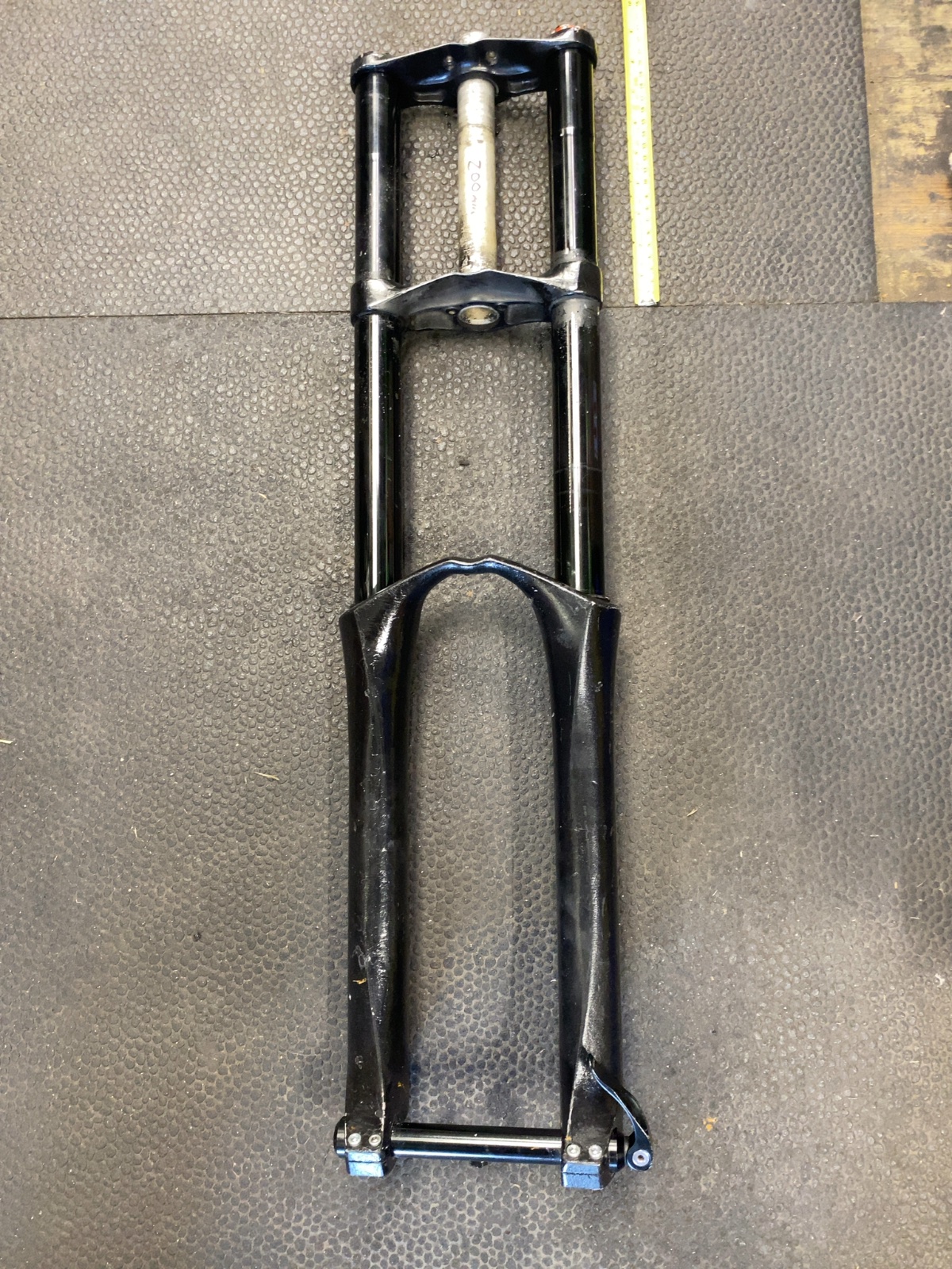 Dual Crown Downhill Suspension Fork 200mm Travel Fair