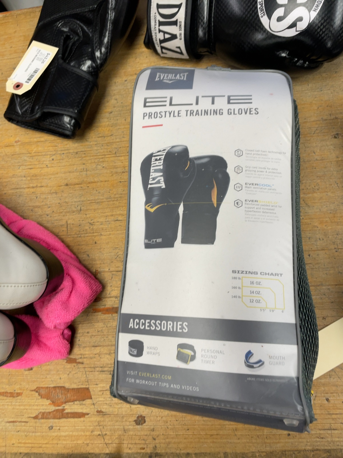 Everlast Elite Prostyle Training Gloves 16 oz