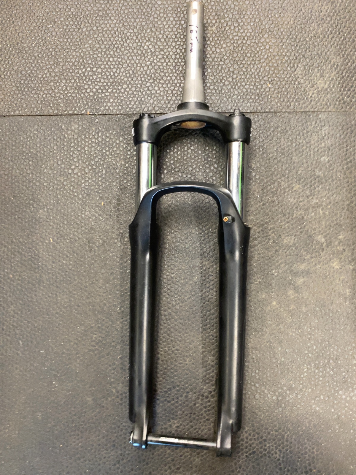 SR Suntour Suspension Fork 15AH2-110 Axle Used