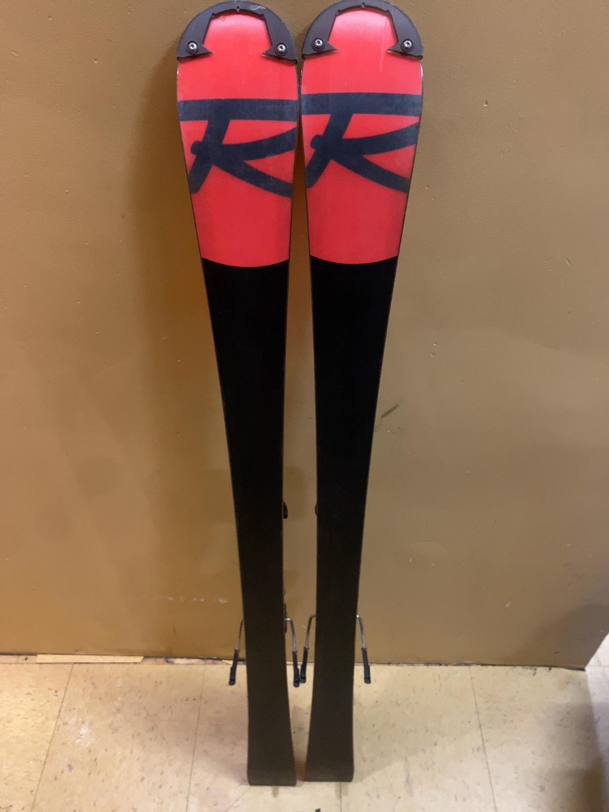Rossignol Hero Athlete Multi-Event Junior Downhill Skis with Look NX7 Bindings 134 cm