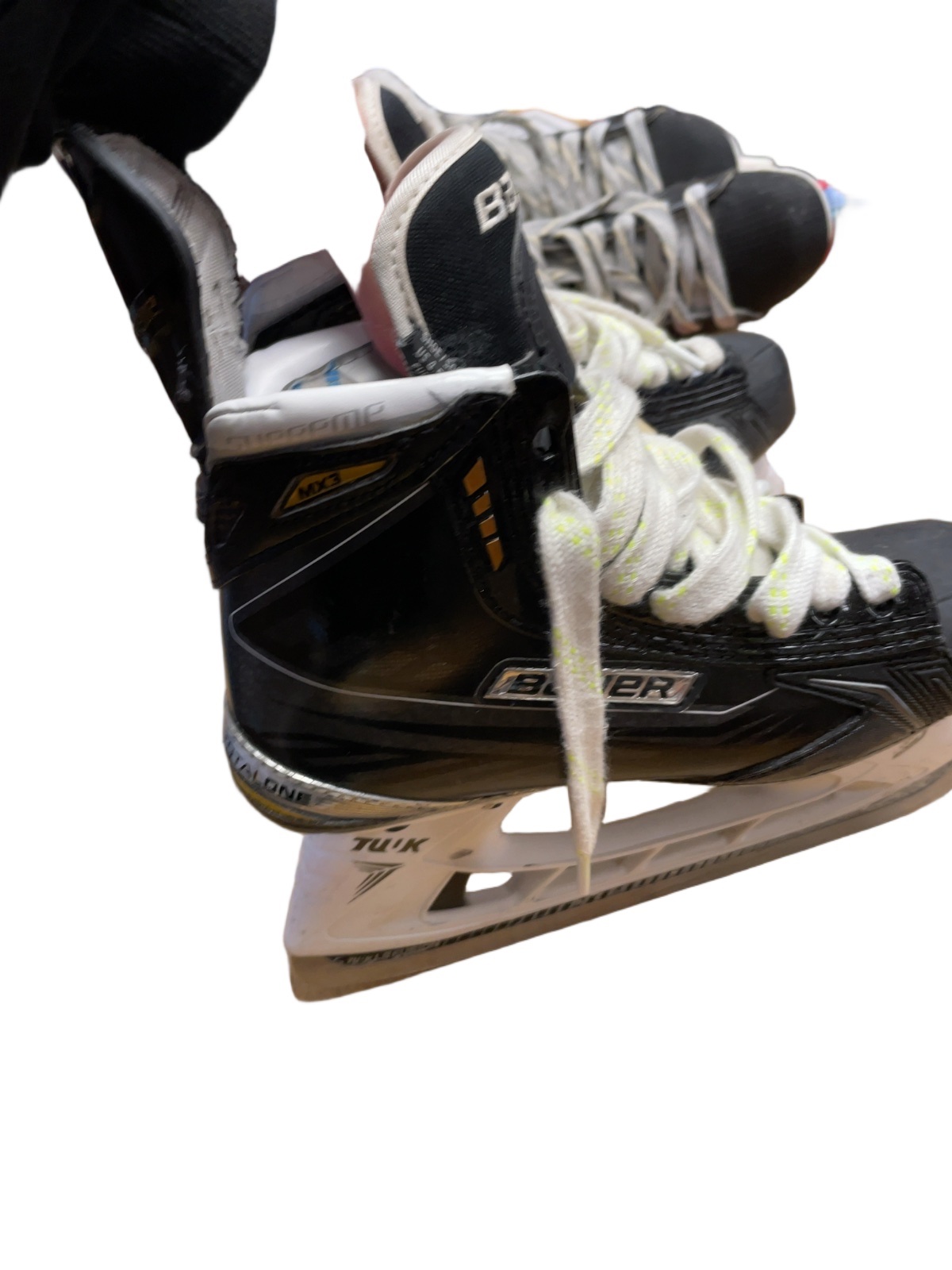 Bauer Supreme TotalONE MX3 Junior Size 3.5 D Ice Hockey Skates - image 1