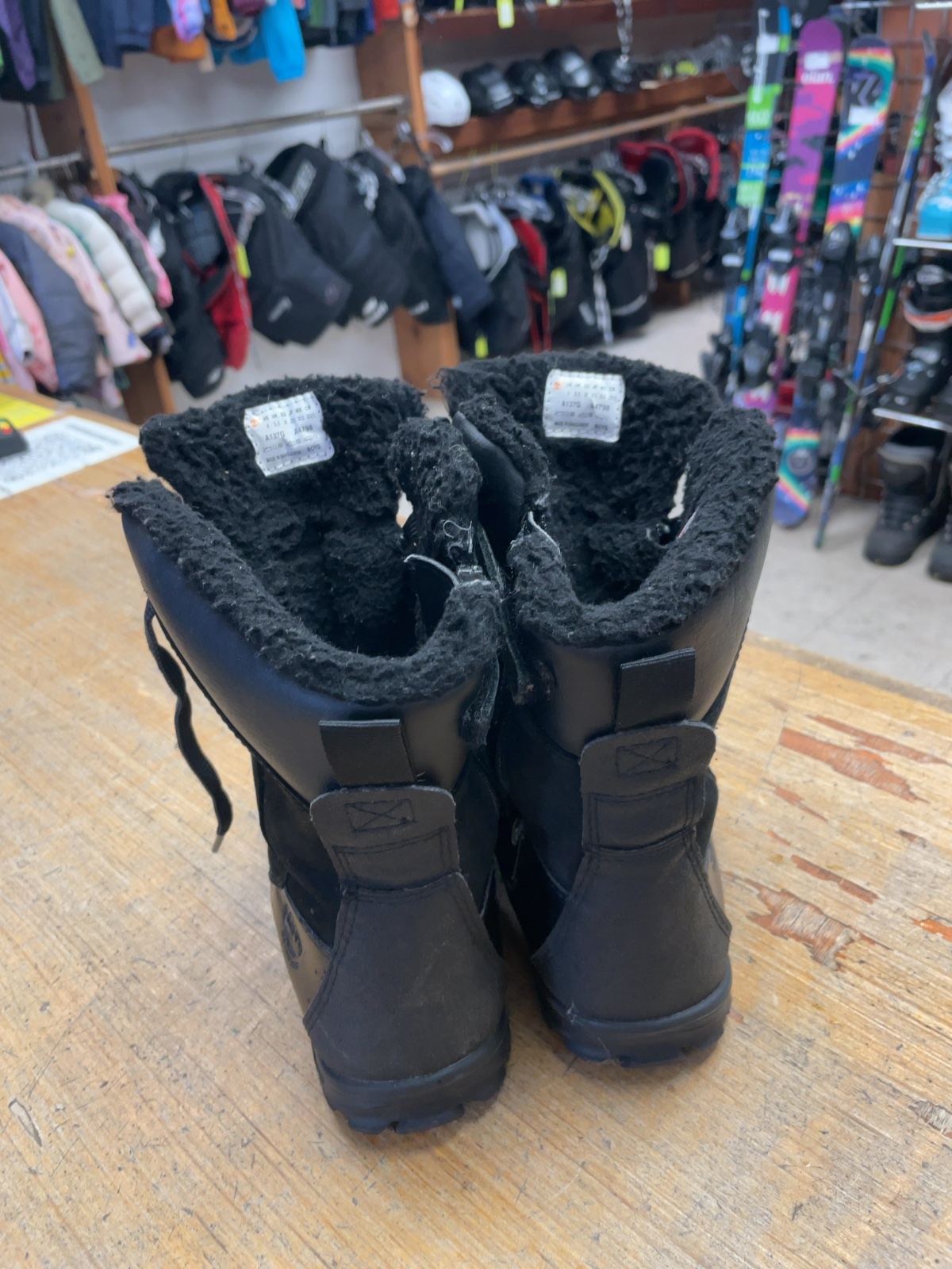 Timberland A137G Size 4 US Winter Boots
