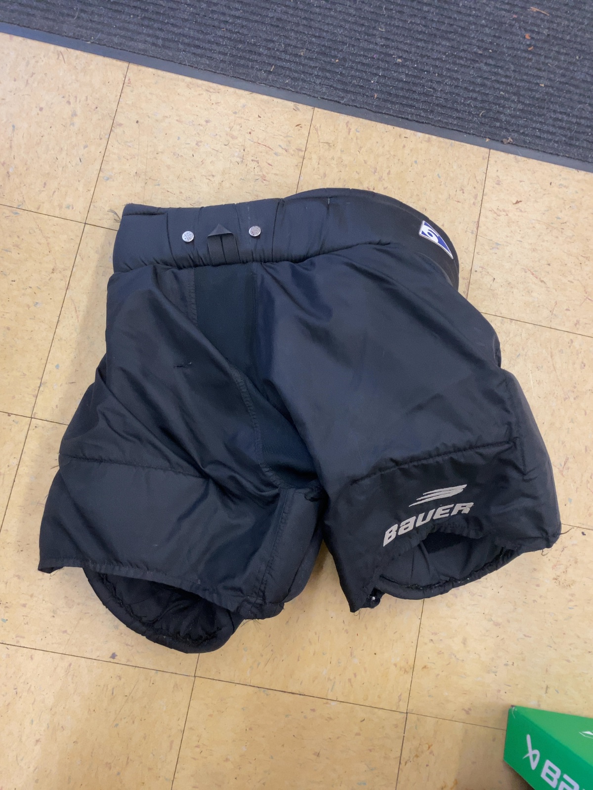 Bauer Reactor Senior Medium Ice Hockey Goalie Pants - Black