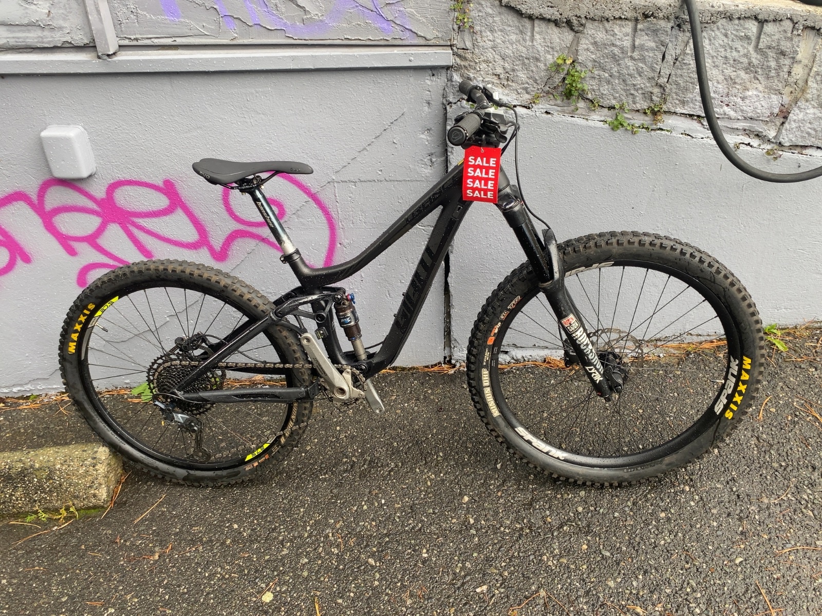 Giant Full Suspension Mountain Bike Trance Advanced Good