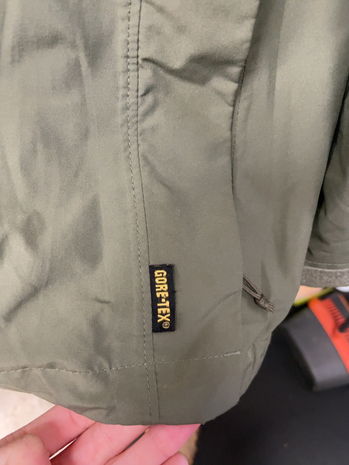 MEC Mountain Equipment Co-op Gore-Tex Rain Jacket Men's M