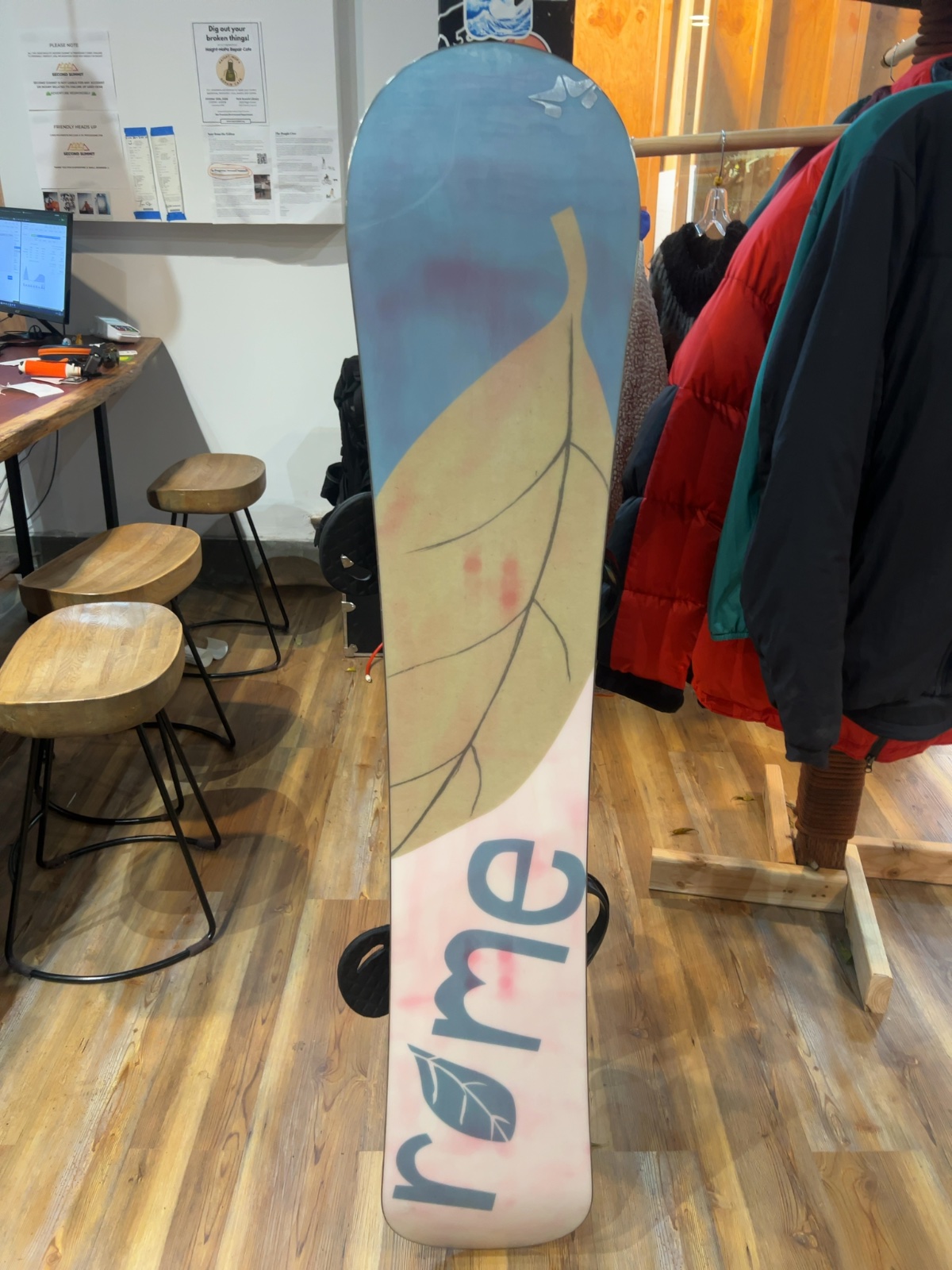 Rome SDS Blue Snowboard 155cm with Burton Escapade Bindings