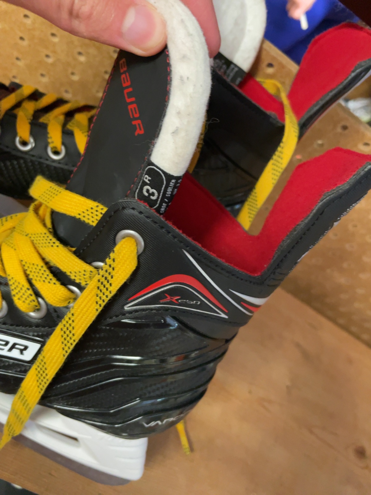 Bauer Vapor X2.50 Size 3R Hockey Skates