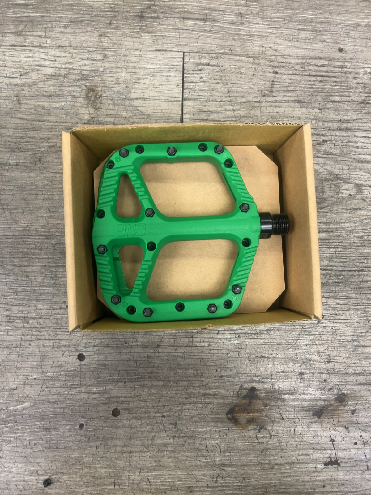 OneUp Components Composite Flat Pedals Green Like New