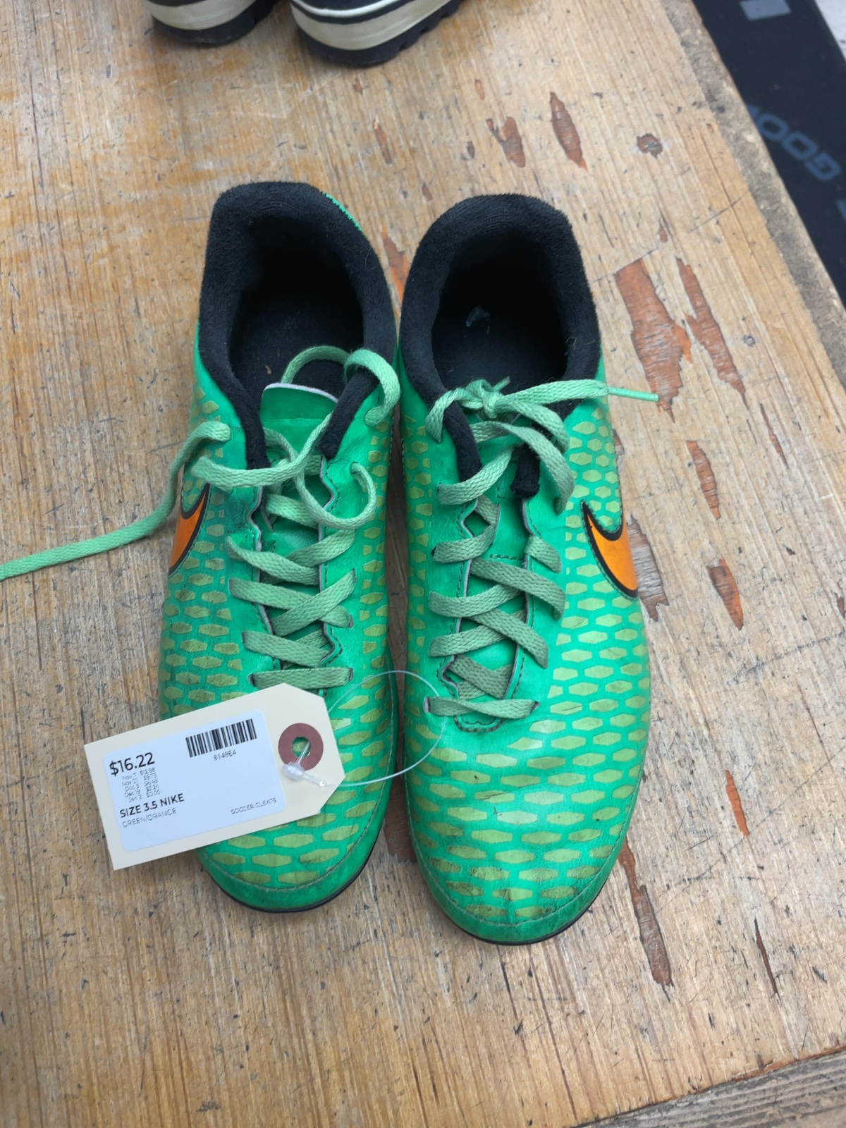 Nike Magista Size 3.5 Soccer Cleats Green Orange