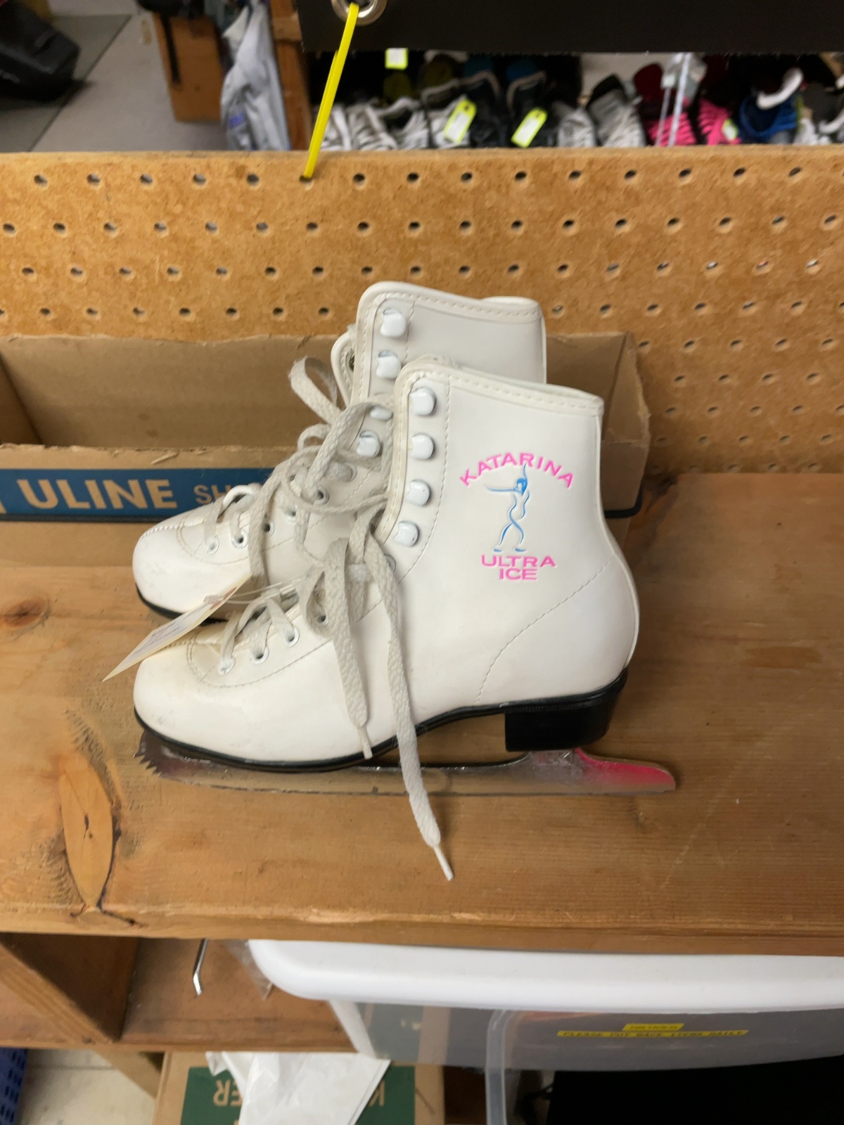 Katarina Ultra Ice Size 2 JR Figure Skates White