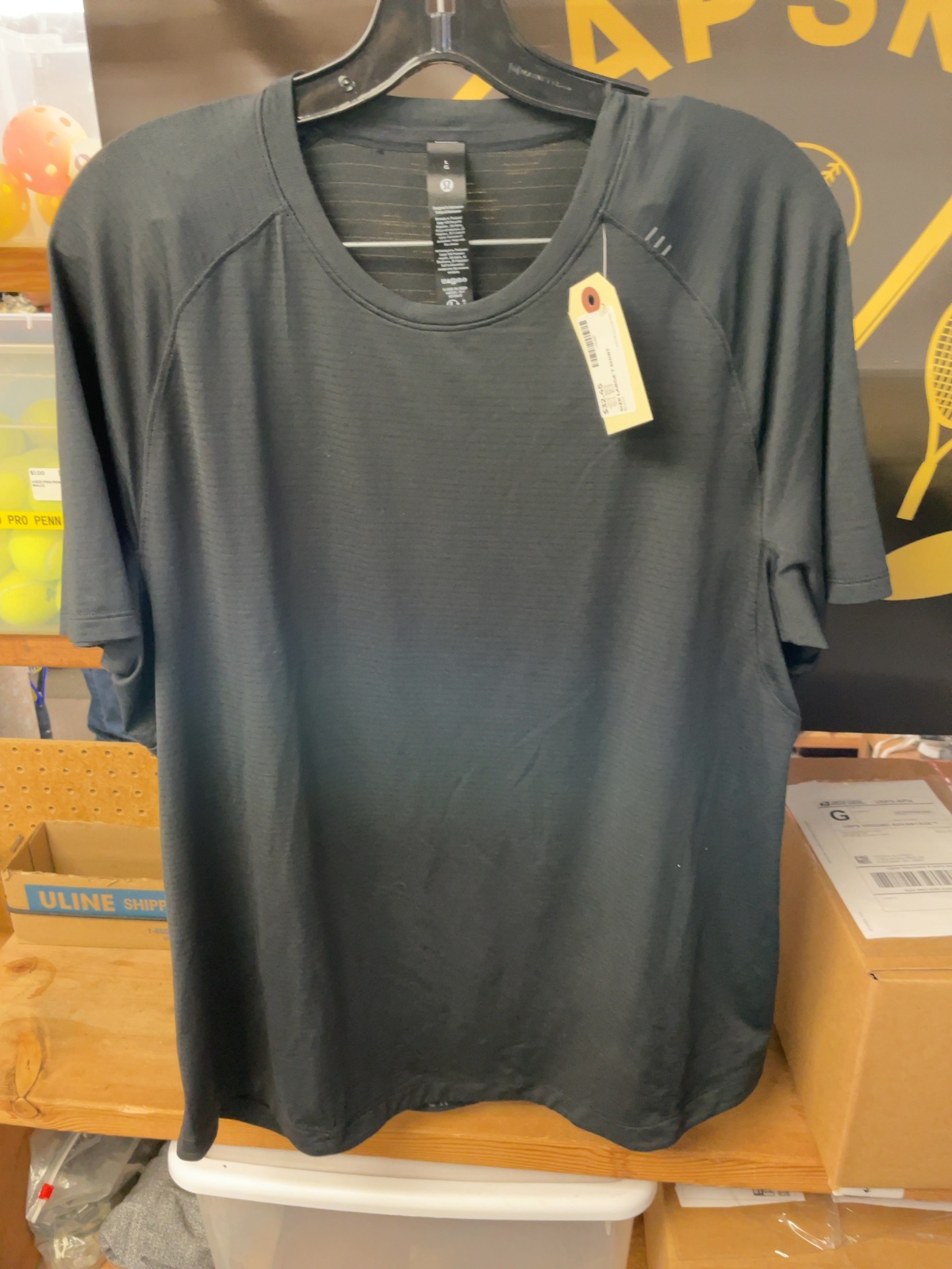Lululemon Size L Short Sleeve Athletic T-Shirt
