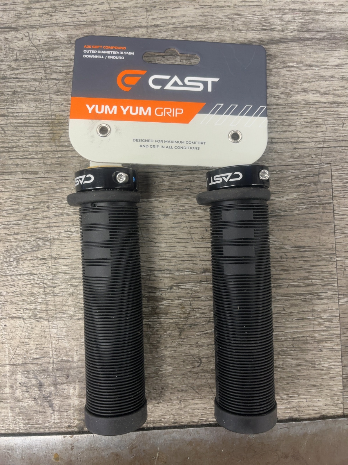 CAST Yum Yum Grip Handlebar Grips 31.5mm Black New