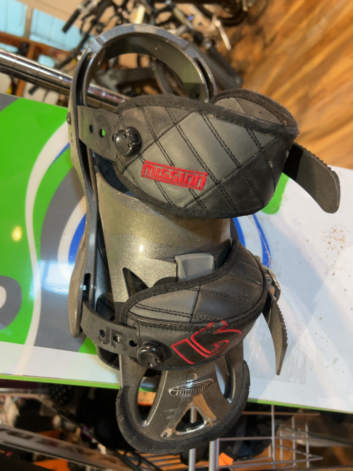Burton Custom Snowboard with Burton Mission Bindings Good 151 cm
