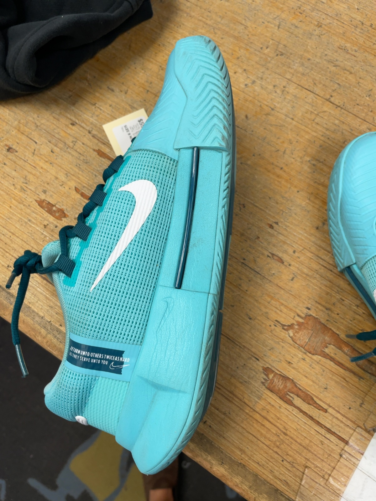 Nike Court Air Zoom GP Challenge Pro Size 9 US Teal Court Shoes