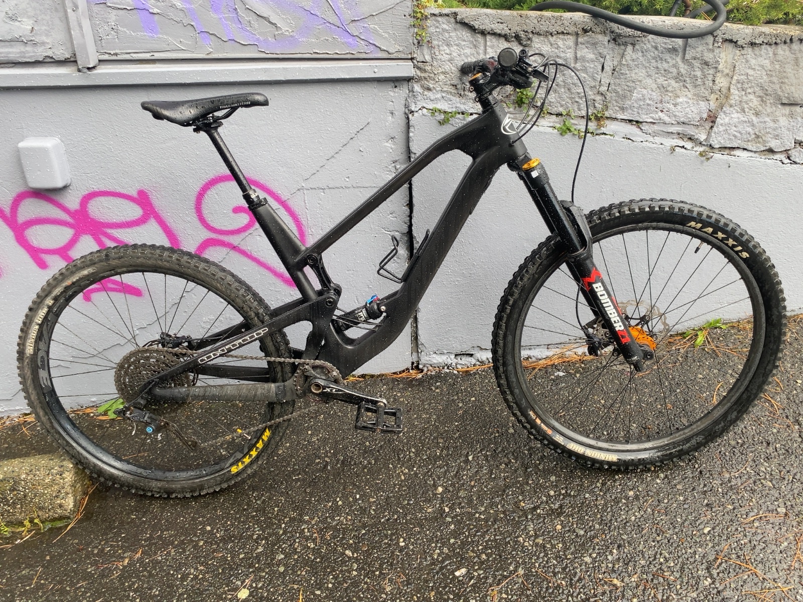Devinci Full Suspension Mountain Bike Black Good