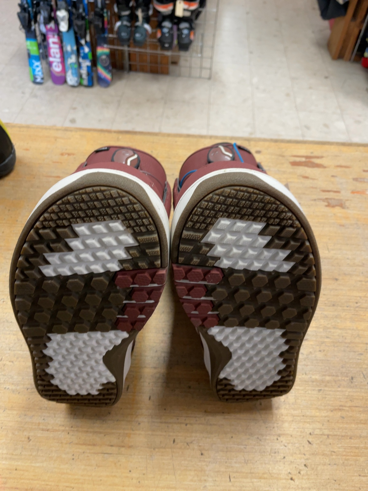 Vans Aura Size 10.5 US Snowboard Boots