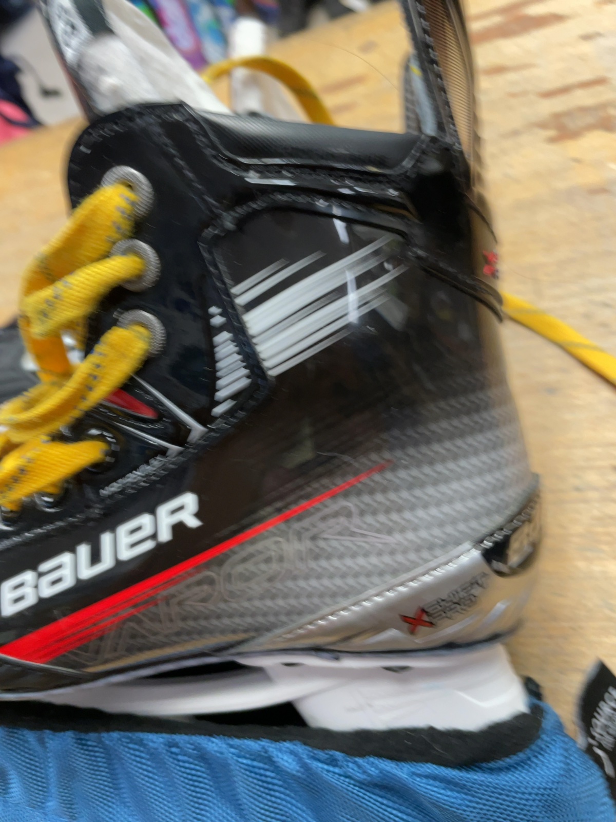 Bauer Vapor X Shift Pro Junior 3.5 D Ice Hockey Skates with Blade Guards