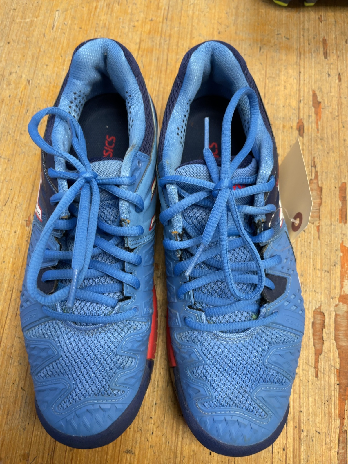 ASICS Gel-Resolution Size 8 US Court Shoes