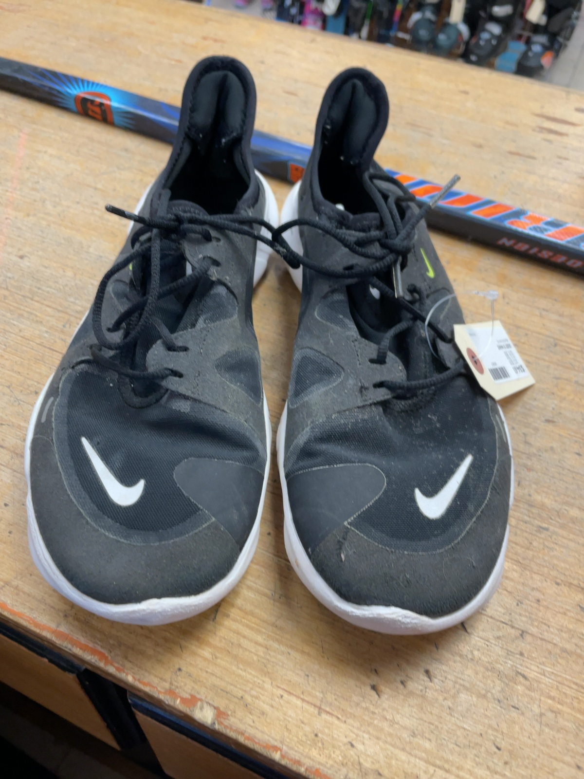 Nike Size 11 Running Shoes Black/White - image 1