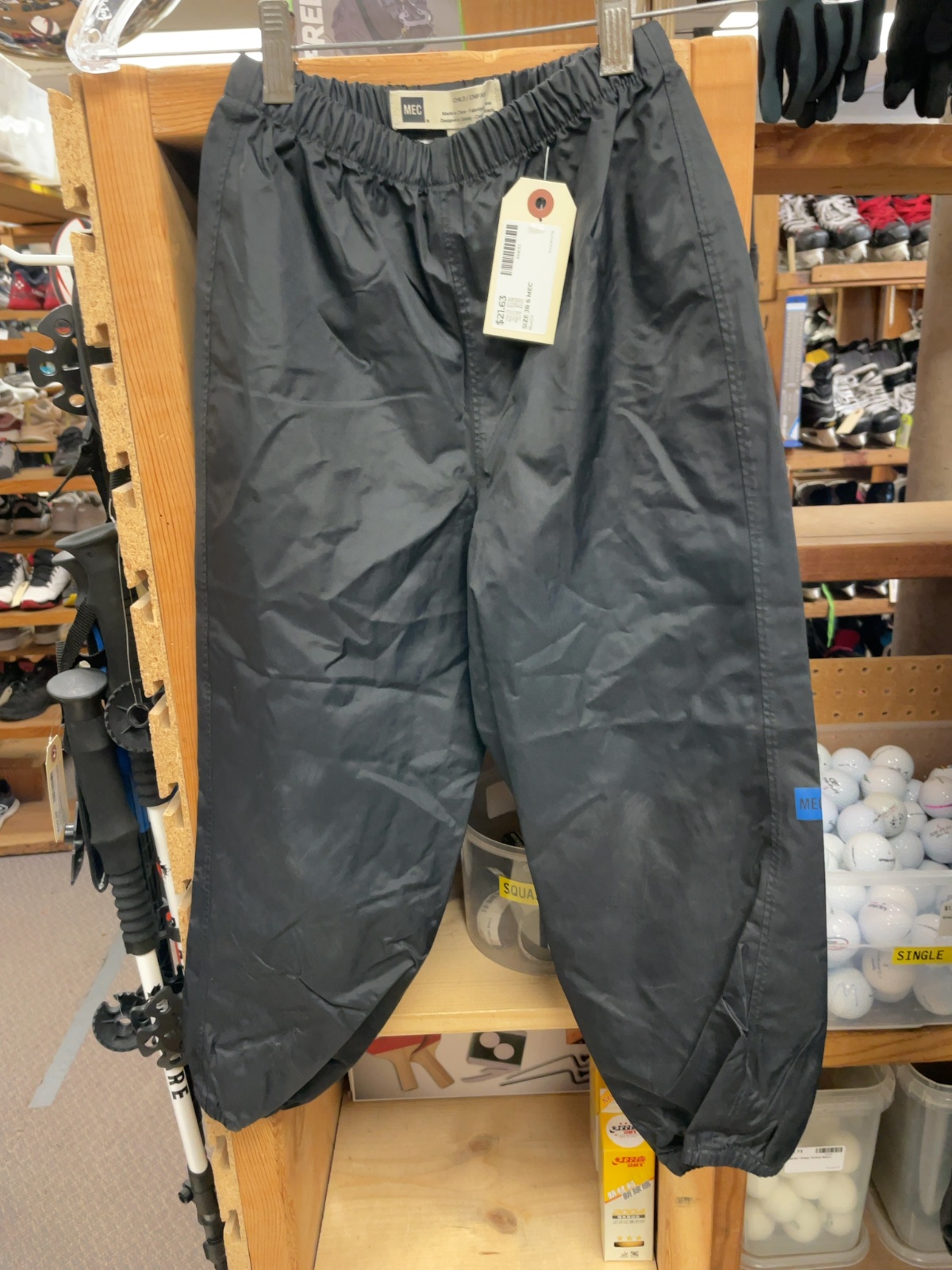 MEC Rain Pants Size 6 Black