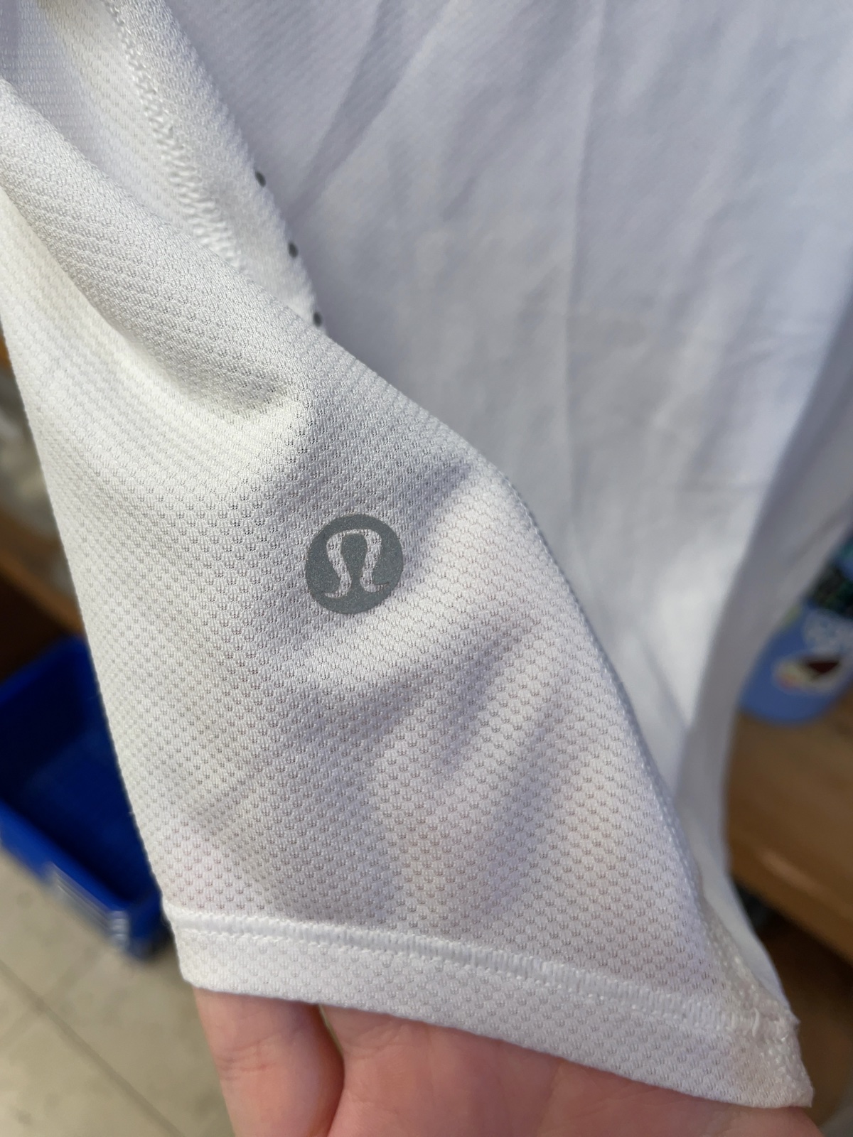 Lululemon Size 4 Short Sleeve Athletic T-Shirt White