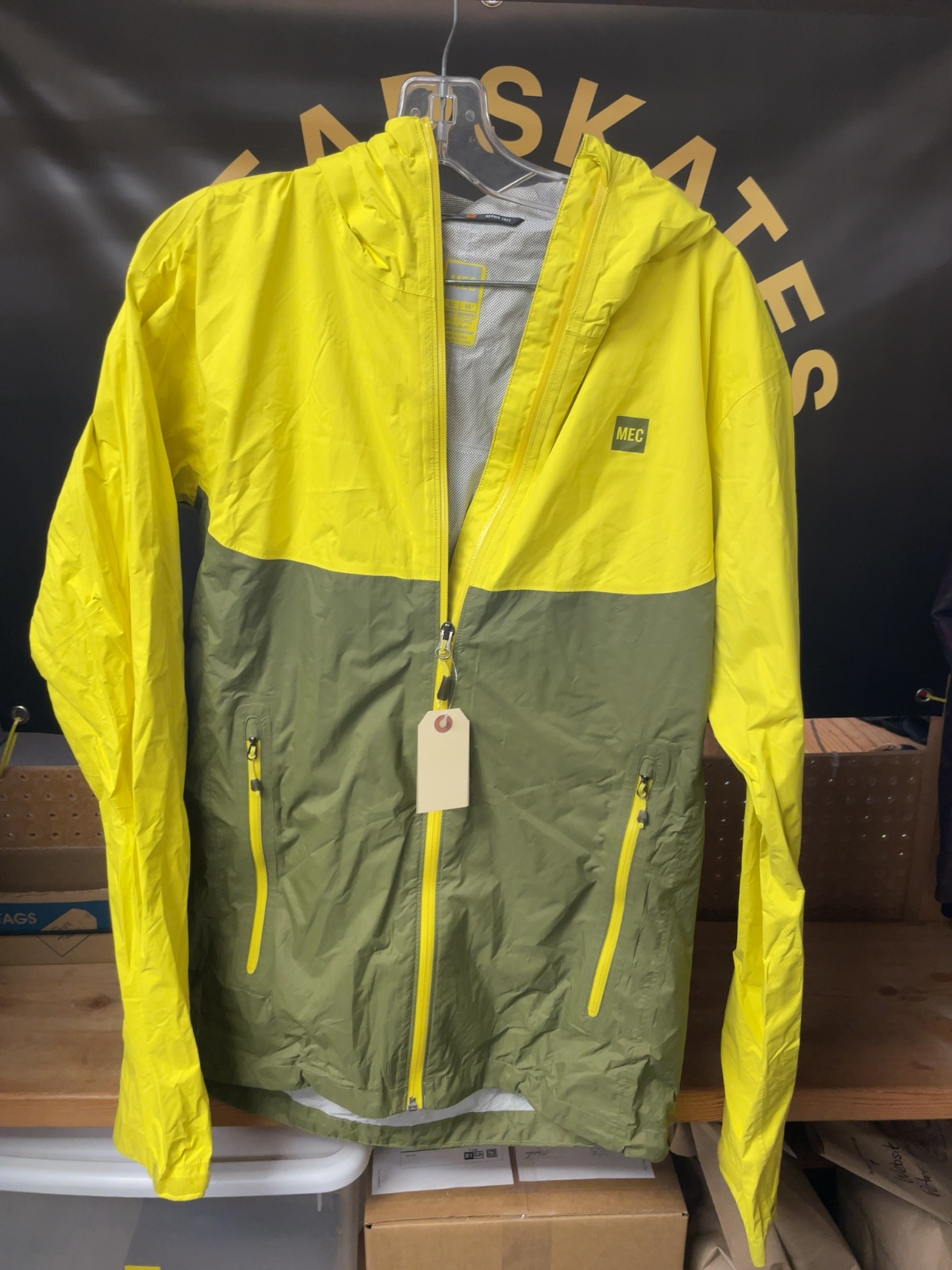 MEC Pertex Shield Hooded Rain Jacket Size M Tall