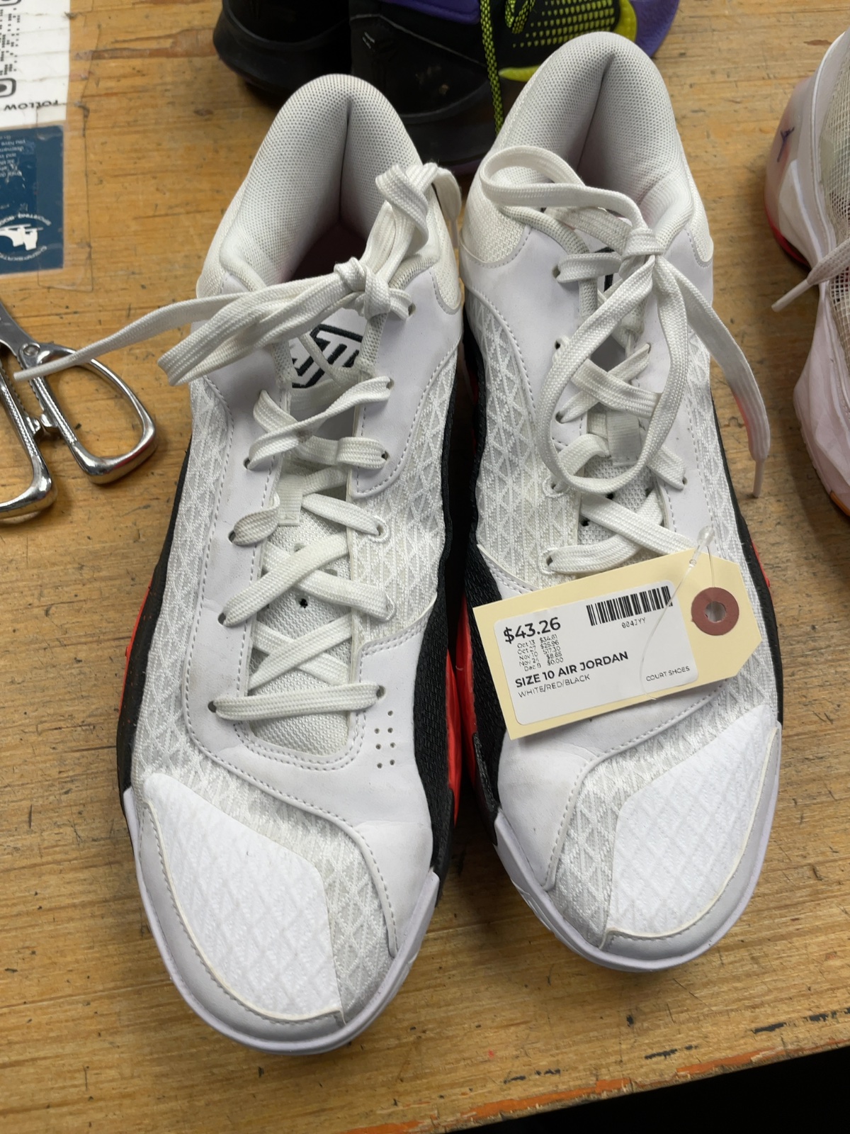 Jordan Air Jordan Size 10 Court Shoes White/Red/Black