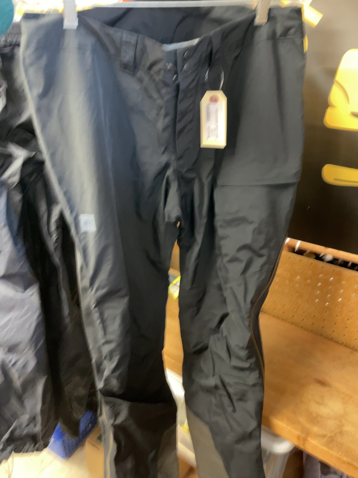 MEC Rain Pants Size M Women's Black