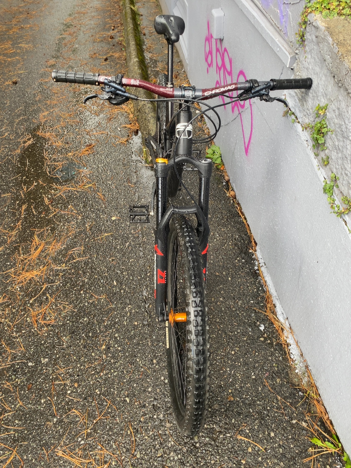 Devinci Full Suspension Mountain Bike Black Good